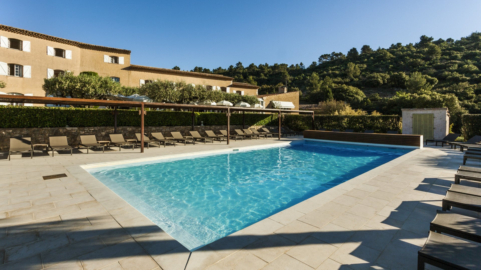 Piscine La Bastide du Calalou BW Signature Collection